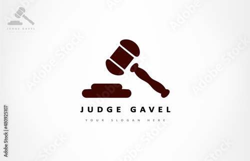 judge gavel logo vector hammer design