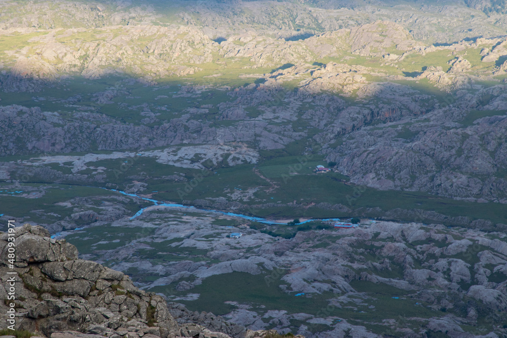 Vista superior de un valle