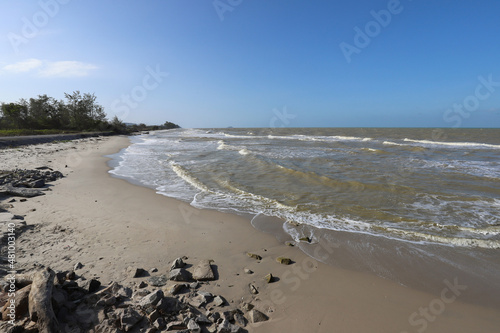 Large Waves, High Winds, and Beach Erosion .