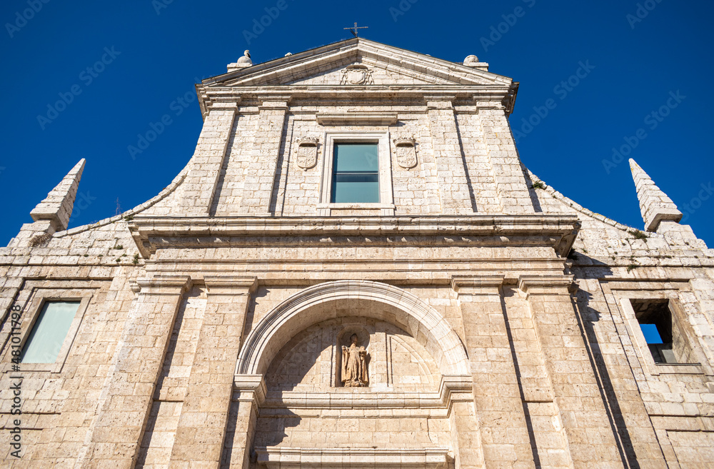Fachada antigua iglesia de San Agustin convertido hoy día en archivo municipal de la ciudad de Valladolid, España