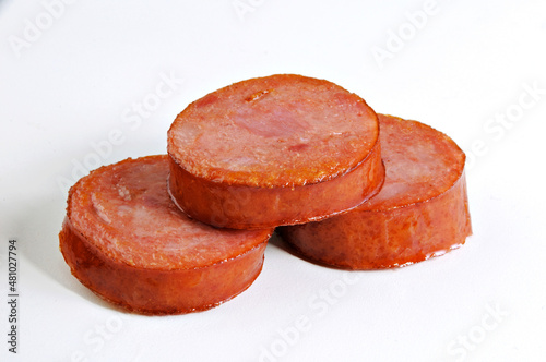 Linguiça Calabresa. pepperoni sausage slices