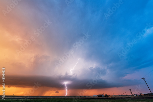 Colorado supercell drops lightning bolts everywhere 