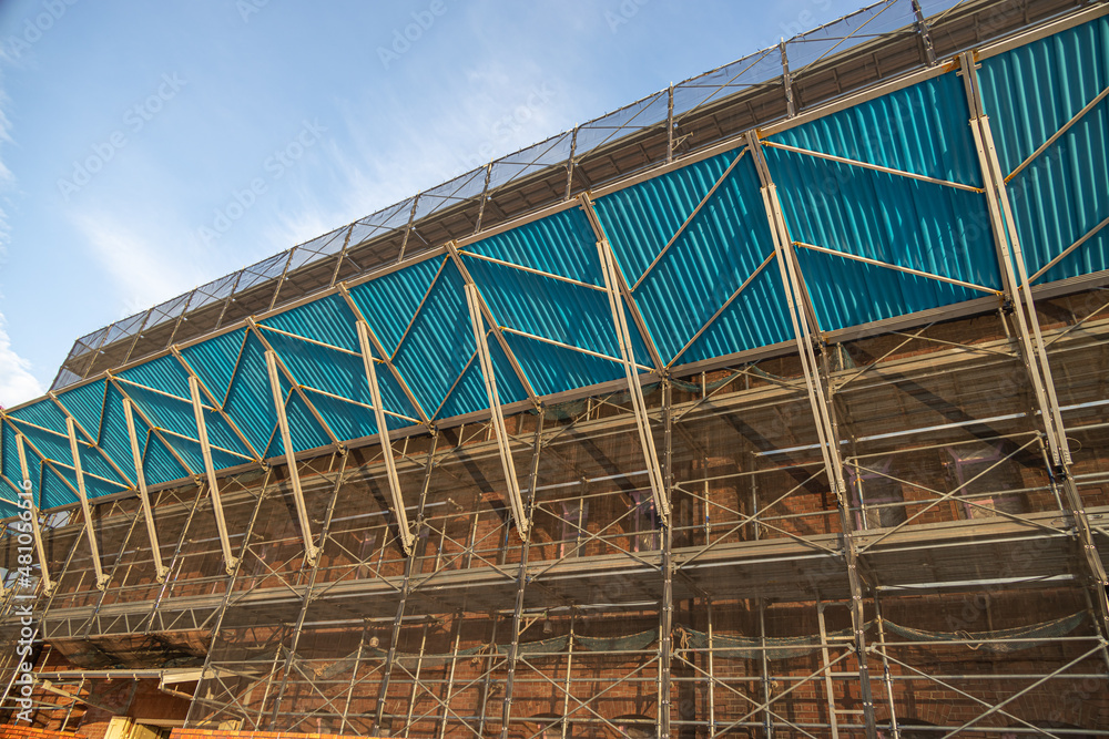 ビル建築足場と落下防止柵Scaffolding fall protection sheet ビル建築足場と落下防止柵Scaffolding fall protection sheet