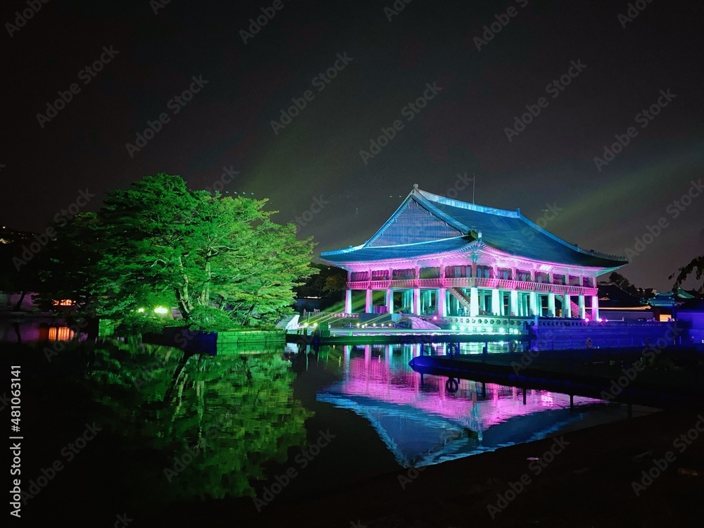 Obraz premium chinese temple at night
