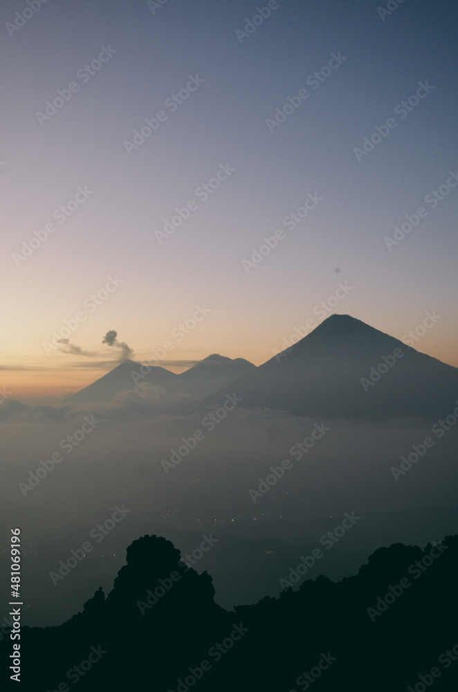 Volcán de Pacaya ubicado en el municipio de Amatitlán en el departamento de Guatemala