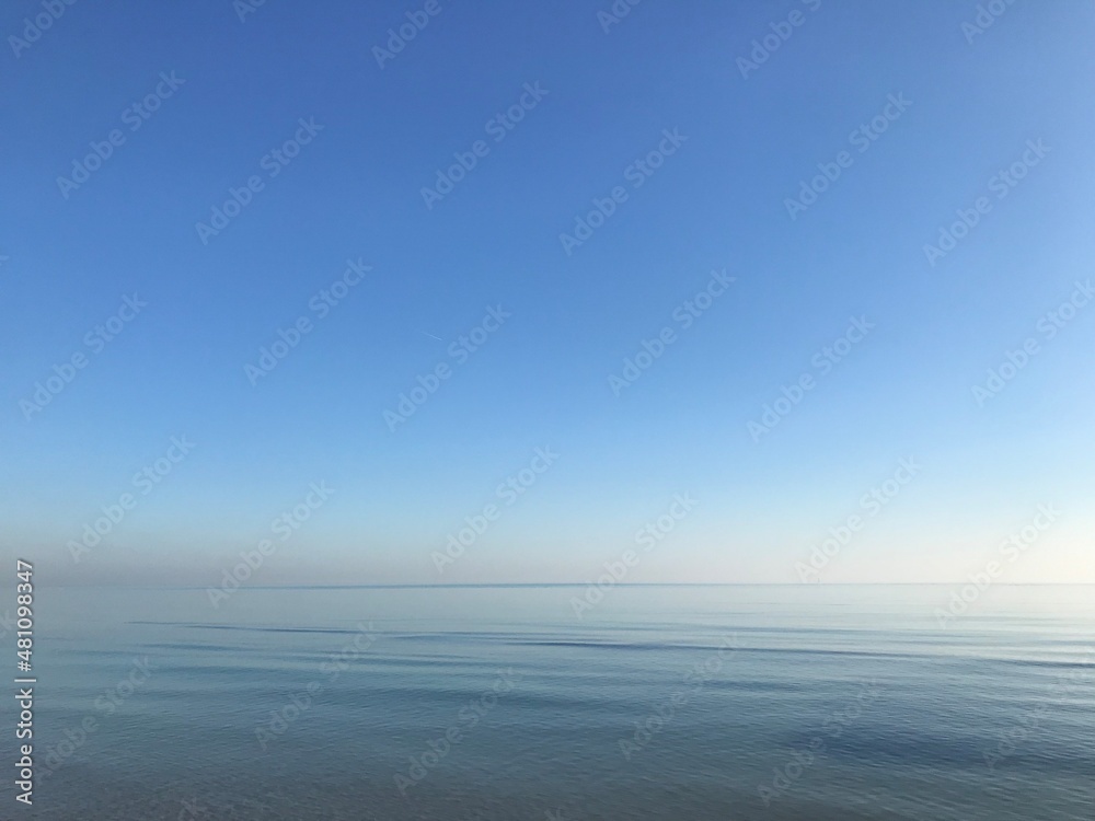 Fototapeta premium blue sky and sea