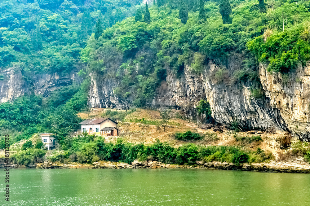 Fototapeta premium Cliff Landscape along the Yangtze River in China