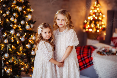children, new year, new year's interior, christmas tree, photo shoot in the studio, family, sisters © Елена Бурова