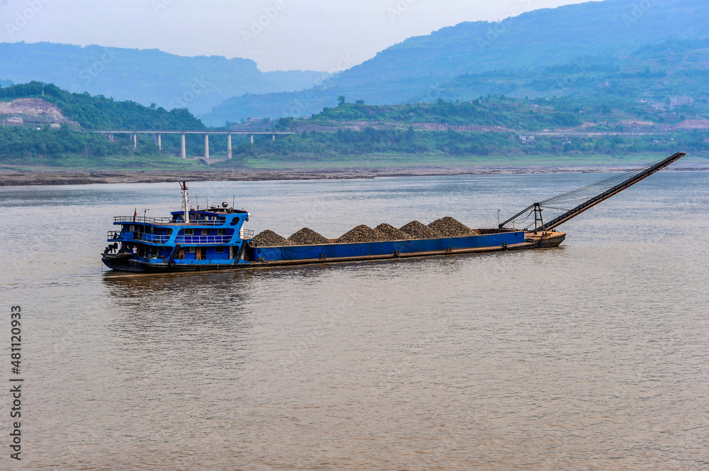 Fototapeta premium Various Ships Transporting along the Yangtze River in China