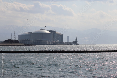 石狩湾新港中央埠頭の火力発電所 photo