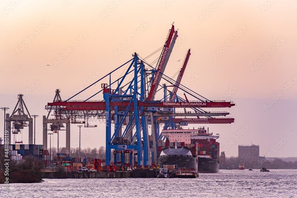 Containerterminal im Hafen von Hamburg