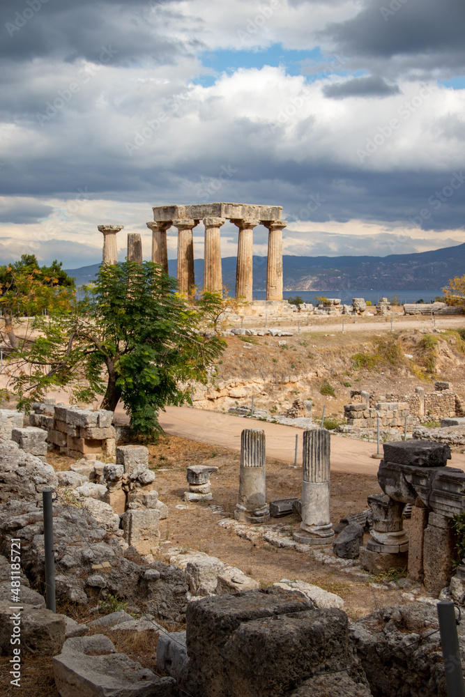 Fototapeta premium Ancient greek temple