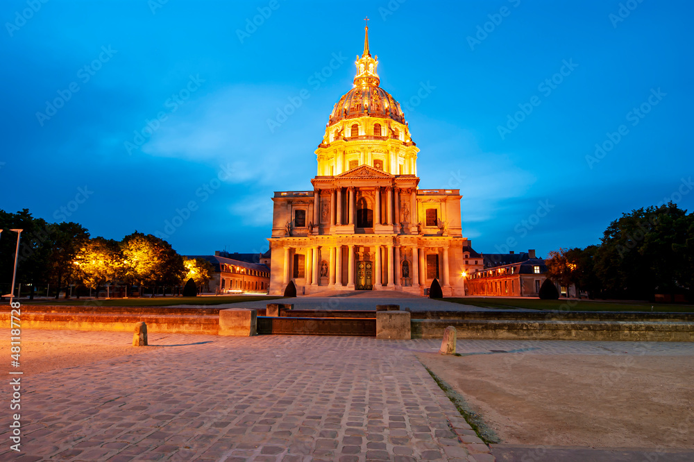 Les Invalides (The National Residence of the Invalids) at night. Paris, France