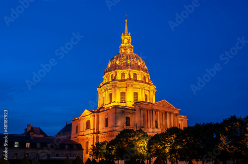 Les Invalides (The National Residence of the Invalids) at night. Paris, France © Владимир Журавлёв