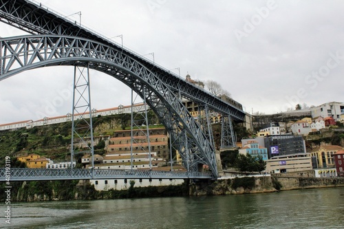 Dom Louis I bridge over river Douro and Villa Nova de Gaia in the background, Portugal. © LMedeiros