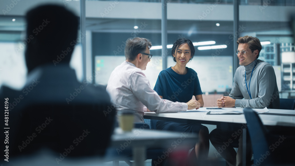 © Gorodenkoff - Diverse Team of Managers Working and Having Discussions in Modern Big City Office. Colleagues Work on New Business Opportunities, Management Board Having a Meeting, Talking About Investing in Future. © Gorodenkoff - Diverse Team of Managers Working and Having Discussions in Modern Big City Office. Colleagues Work on New Business Opportunities, Management Board Having a Meeting, Talking About Investing in Future.