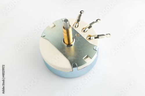 Εκτύπωση καμβά An l-pad attenuator potentiometer on white background