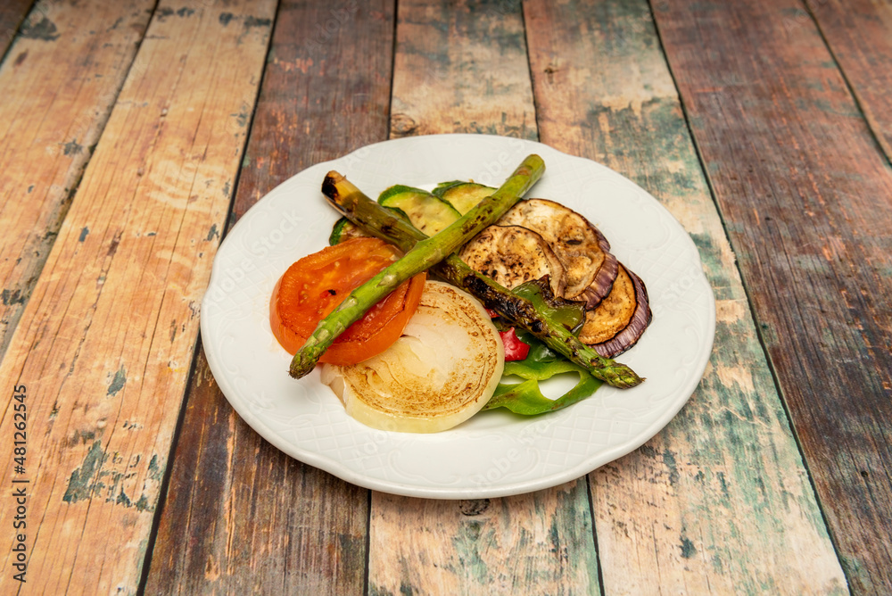 Virtually all vegetables can be grilled. Leeks, tomatoes, courgettes, aubergines Virtually all vegetables can be grilled. Leeks, tomatoes, courgettes, aubergines