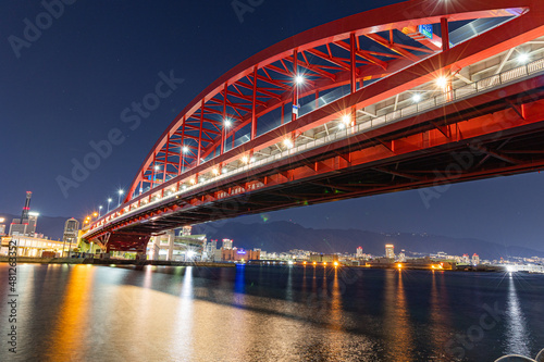 光り輝く神戸大橋