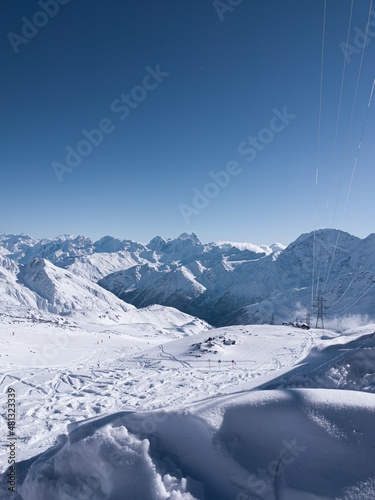 Views from Mount Elbrus to the snow ski run © Матвей Смирнов