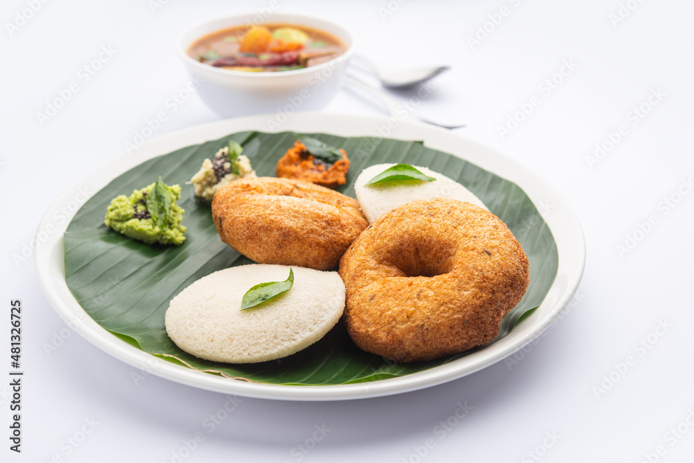 Idli Vada sambar Idli Vada sambar