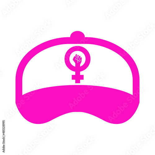 Día de la mujer. Logotipo símbolo feminista con puño estampado en gorra de béisbol en color rosa