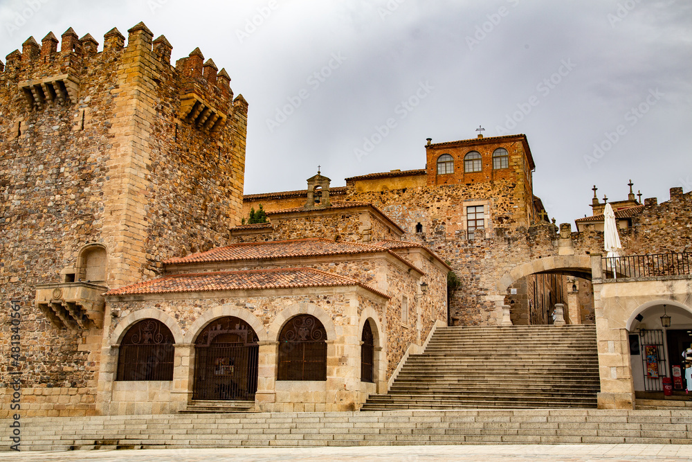 Edificios emblemáticos, callejuelas y rincones de la ciudad de Cáceres