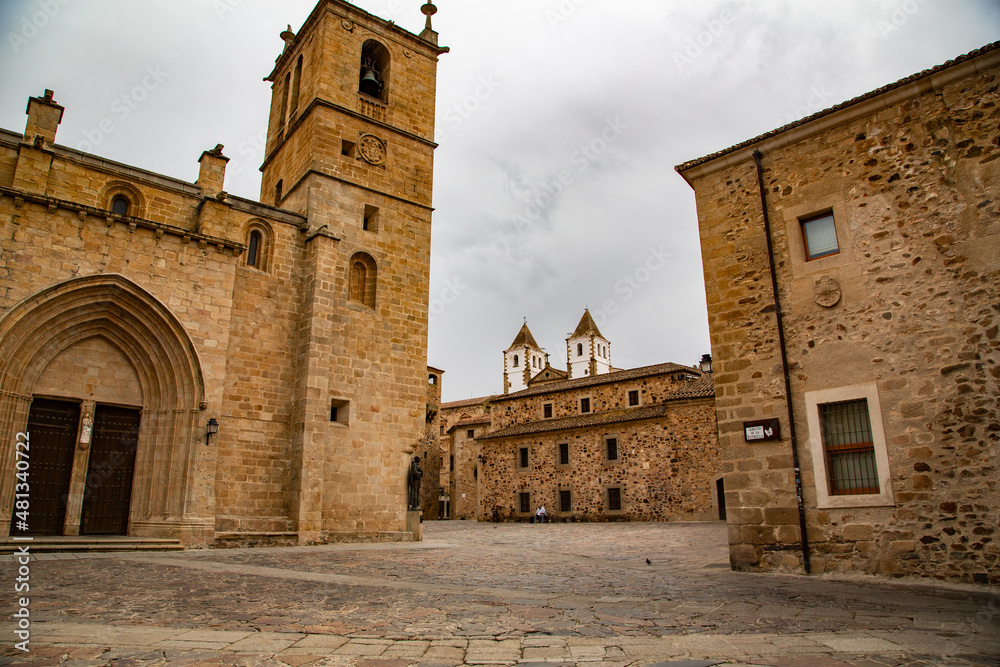 Edificios emblemáticos, callejuelas y rincones de la ciudad de Cáceres