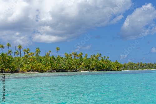 motu et lagon bleu - rangiroa - tuamotu - polynesie francaise