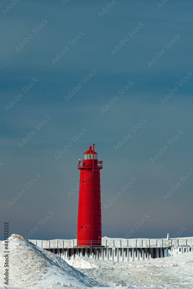 538-39 Grand Haven Pier Light In Winter