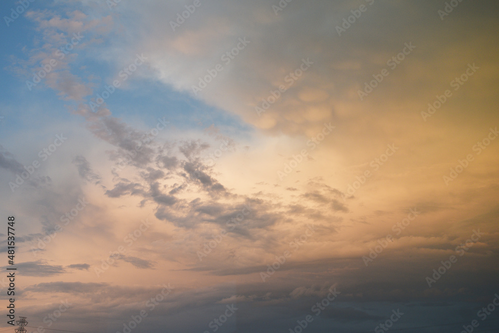秋の夕焼け　雲　自然　空　風景写真　夕日