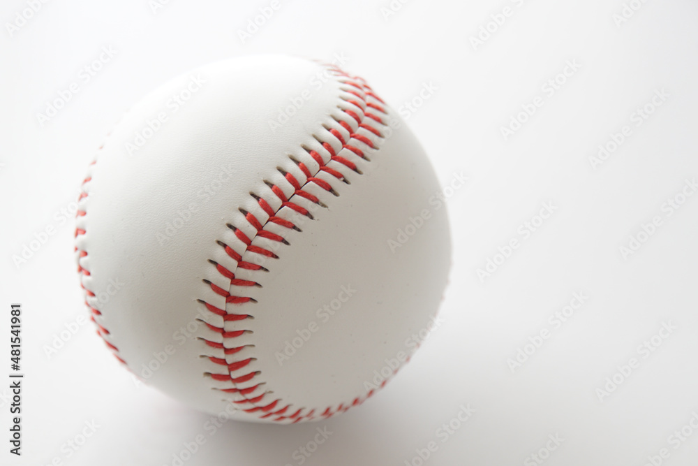 真っ白な野球ボール 真っ白な野球ボール