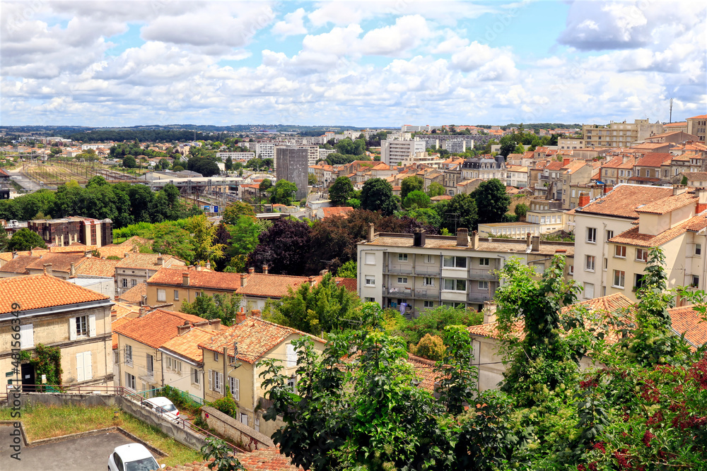 La ville d'Angoulême, ses rues, ses bâtiments