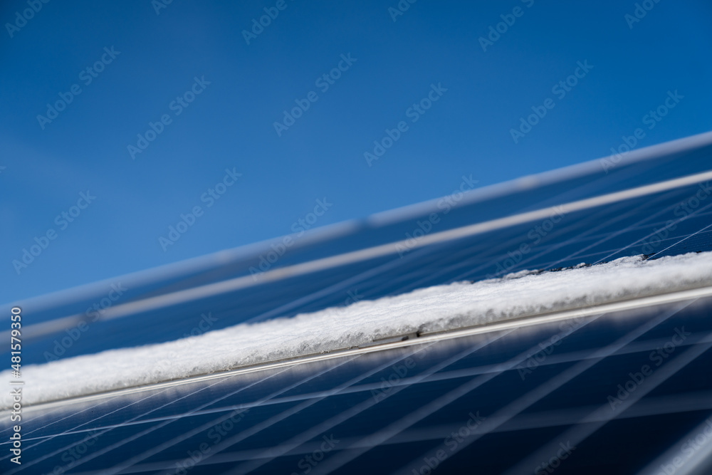 snow on photovoltaic panels - snow removal - power outage