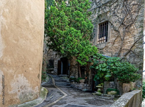 Fototapeta Naklejka Na Ścianę i Meble -   Bonnieux, Vaucluse, Luberon, Provence-Alpes-Côte d'Azur, France