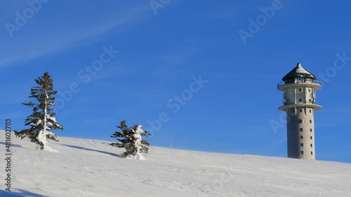 Feldbergturm in herrlicher Winterlandschaft © turtles2