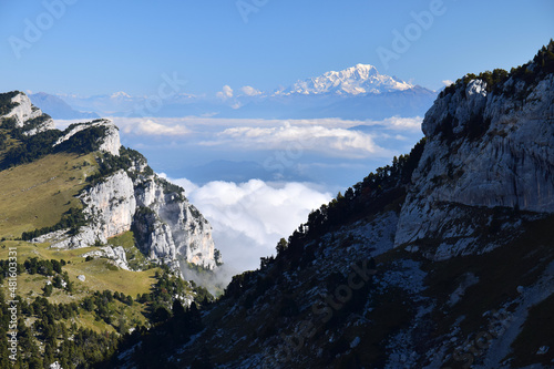 Le Mont Blanc (alt 4808 m), vu depuis le Col de Bellefont