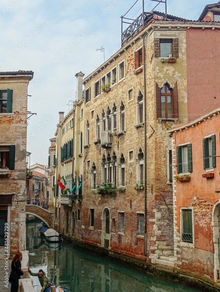 Case tipiche veneziane su canale