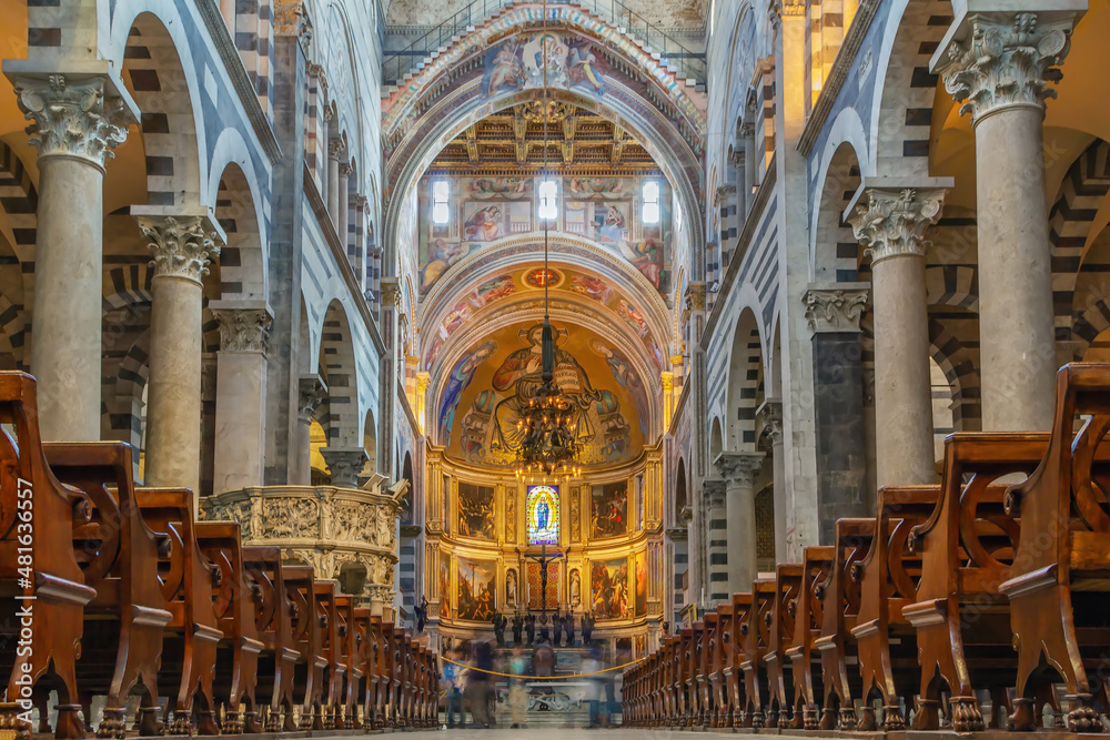 Obraz premium Interior of Pisa cathedral, Italy