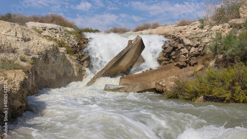 Vega Baja del Segura - Embalse de la Pedrera un lago azul turquesa. 