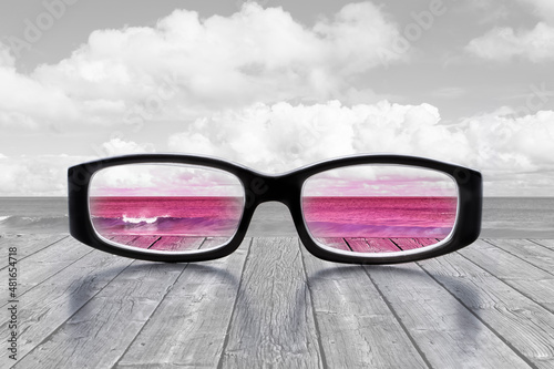 Die Welt durch eine Rosarote Brille sehen
