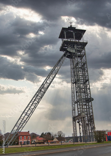 le chevalement  de mine