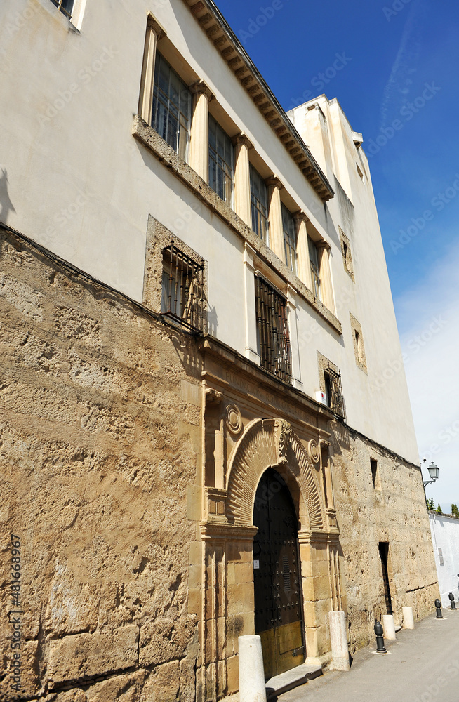 Fachada de la Fundación Rodríguez Acosta e Instituto Gómez-Moreno en Granada, Andalucía, España. Uno de los museos mas importantes de Granada.