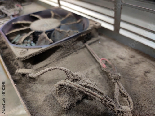 Very dusty cooling system in an industrial machine ..