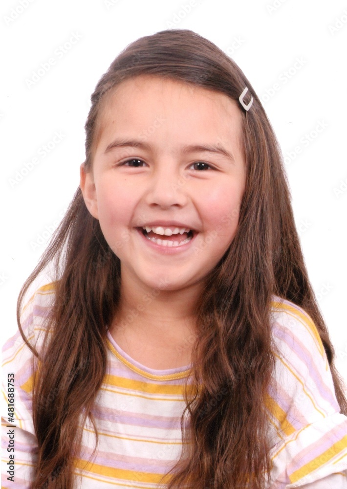 Ananiver Melodioso educar Niña de 4 años, Foto tamaño carnet. Stock Photo | Adobe Stock