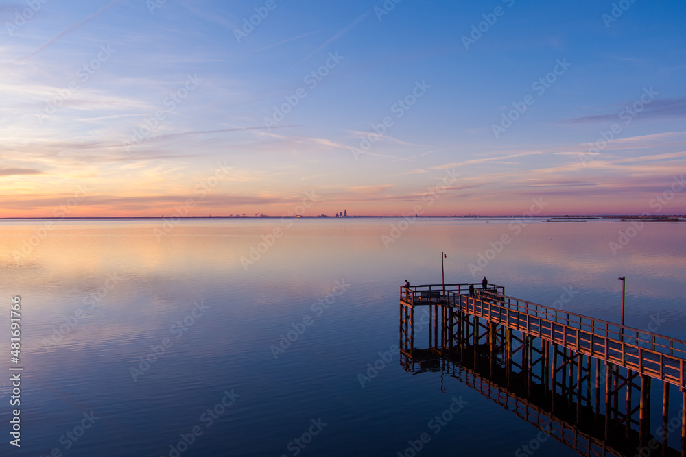 Obraz premium pier at sunset