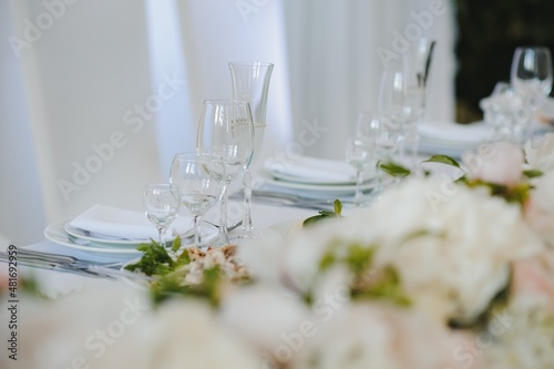 Decoration of the restaurant at the wedding banquet © Serhii
