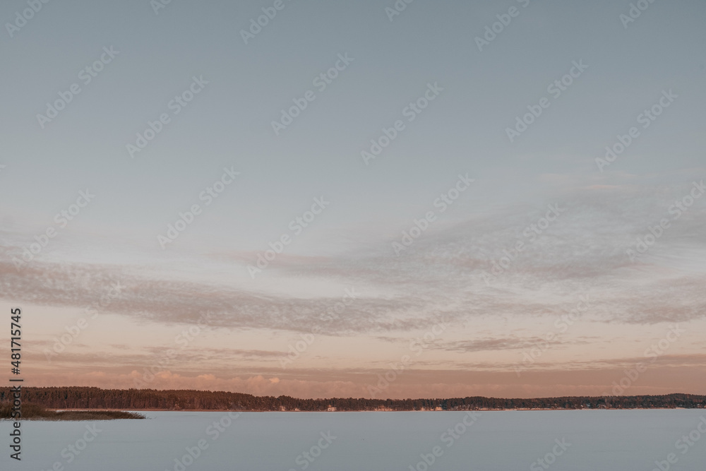 Obraz premium winter sunset landscape with trees and snow