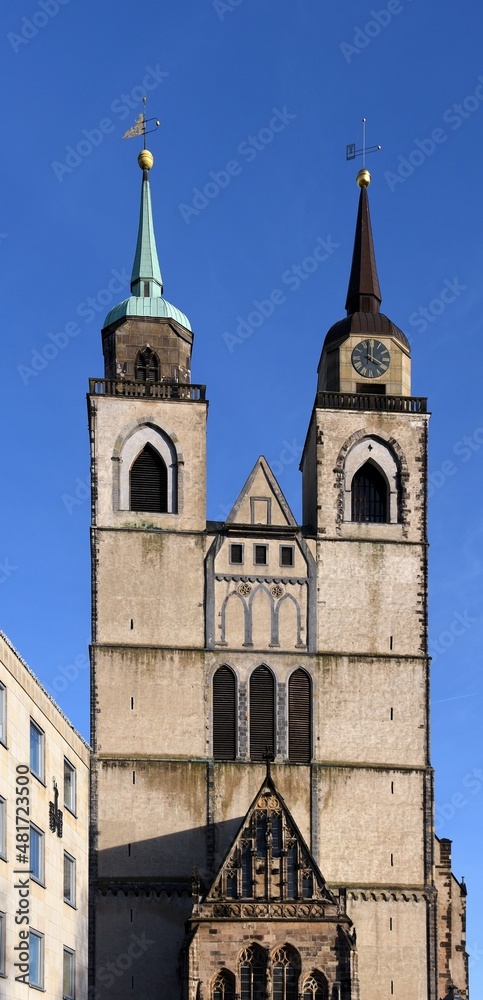 Nichtsymmetrische Türme der St. Johanniskirche Magdeburg