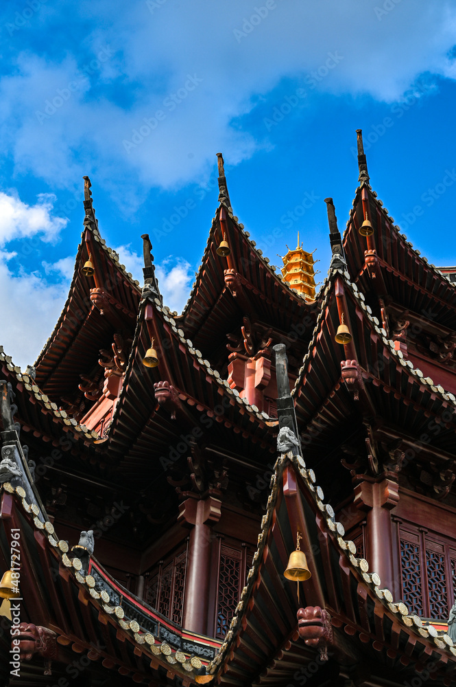 Fototapeta premium Chinese classical architecture roof cornice